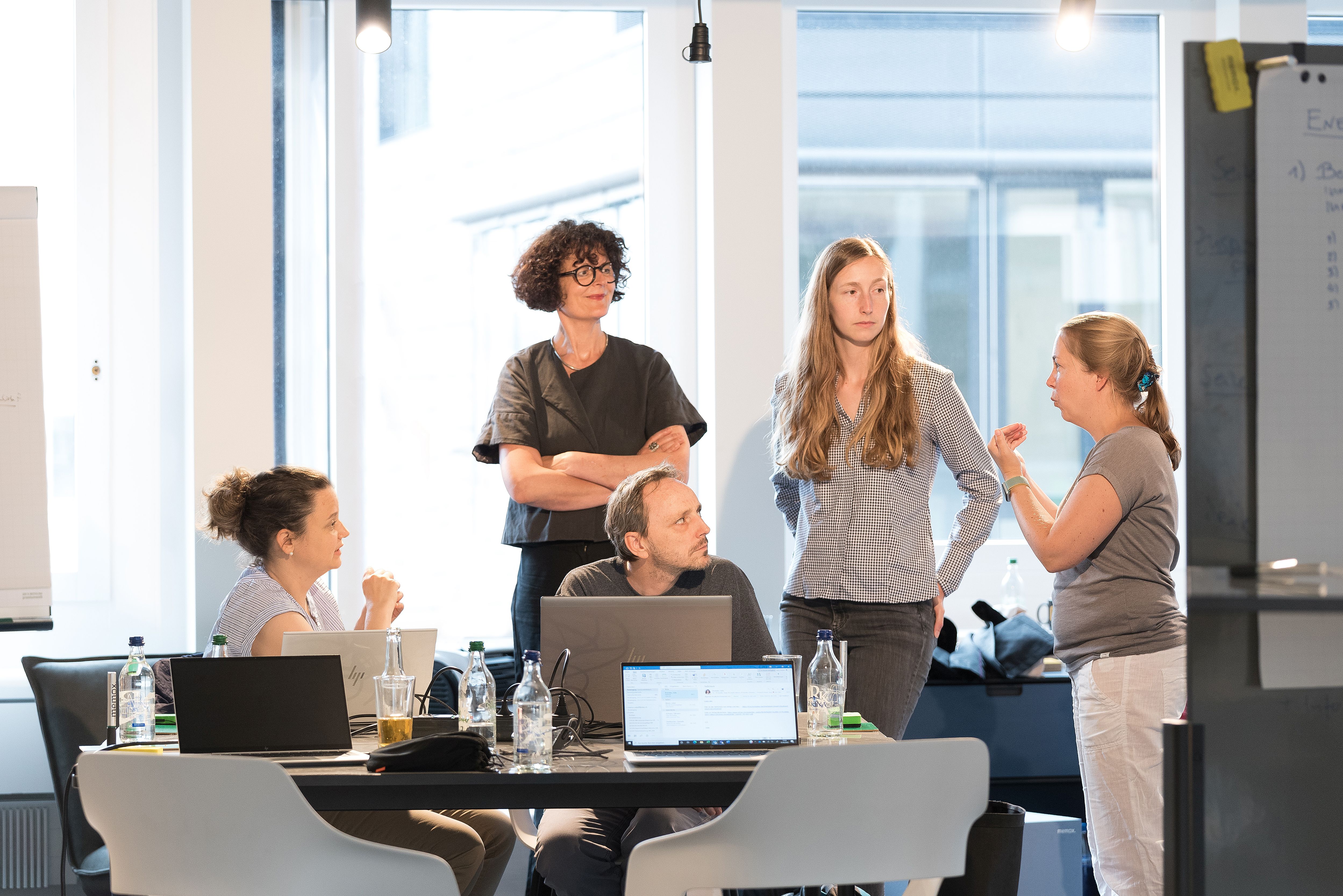 A team of various experts is committed to finding a sustainable solution.